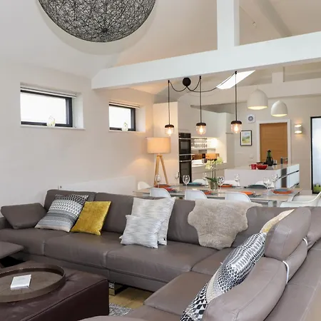 Semesterbostad Yonder Lea